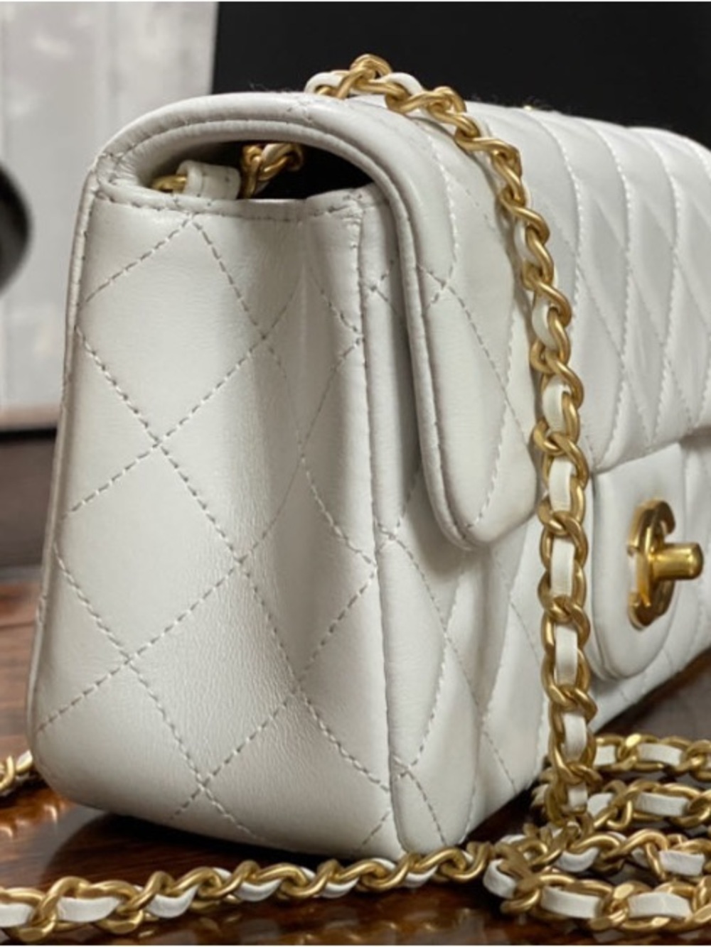 CHANEL White Quilted Lambskin Crossbody with Gold Hardware - Picture 4 of 8